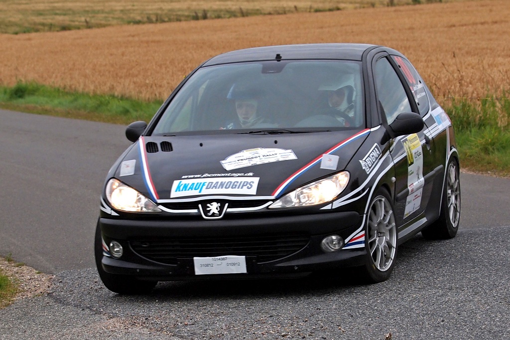 MNJ’erne: John og Johnni B. Christensen er godt tilfredse med rallybilskiftet til Peugeot 206 GTI
(Foto: Allan Post)